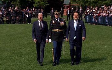АНУ-ын ерөнхийлөгч Жо Байден болон БНСУ-ын ерөнхийлөгч Юн Сок Ёль нар цөмийн зэвсгийн ашиглалттай холбоотой чухал хэлэлцээрийг лхагва гарагт баталжээ