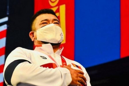 Хөдөлмөрийн баатар Э.Содномпилжээ ДАШТ-ээс мөнгөн мeдаль хүртлээ