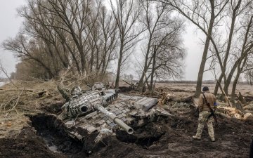 АНУ-ын Үндэсний тагнуулын албаны дарга ОХУ Украинд цөмийн зэвсэг хэрэглэх магадлал бага гэв
