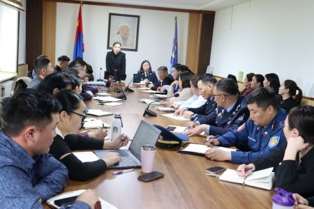 Хархорин сумын гэмт хэргээс урьдчилан сэргийлэх ажлыг зохицуулах салбар зөвлөл, хамтарсан багийн өргөтгөсөн хуралдаан боллоо.