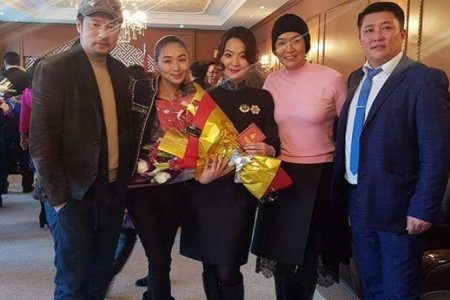 Жүжигчин Д.Ганцэцэг Хөдөлмөрийн гавъяаны улаан тугийн одонгоор шагнагдлаа