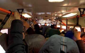Иргэн: Богино эргэлтийн автобусны оронд ачаалал ихтэй чиглэлд автобусны тоог нэмэгдүүлэх хэрэгтэй