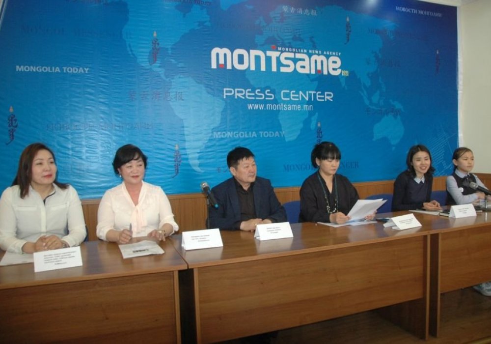THE MONGOLIAN CHILDREN'S WRITERS, ARTISTS AND BOOK CREATORS WILL INTRODUCE THEIR BOOKS. 