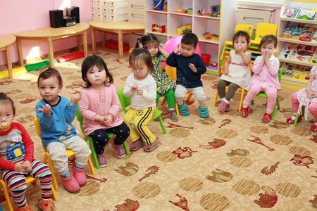 Хоёр настнуудын 70 хувийг цэцэрлэгт хамруулна гэв