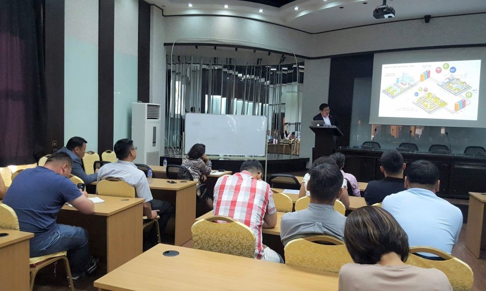 Issues related to build the network, including backbone and access network, urban infrastructure 