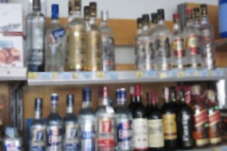 Тусгай зөвшөөрлийг нь цуцалсан архины үйлдвэрүүдийн нэрийг зарлалаа