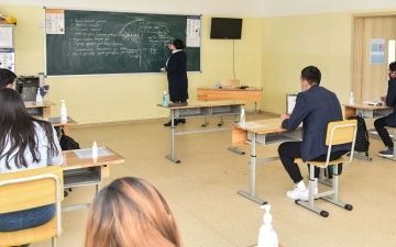 Энэ сарын 17-оос нэг сарын хугацаанд төгсөх ангийн сурагчдыг ЭЕШ-ын өмнөх давтлагад хамруулна