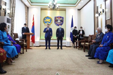 Төрийн одон, медаль гардууллаа