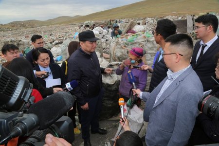 Улаанчулуутын хогийн цэгээс өдөрт 100-200 хүн амьдралаа залгуулдаг 