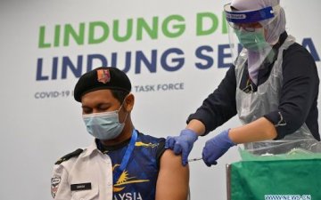 Малайзын засгийн газар вакцин хийлгэсний дараа эмнэлэгт хүргэгдвэл нөхөн төлбөр олгоно