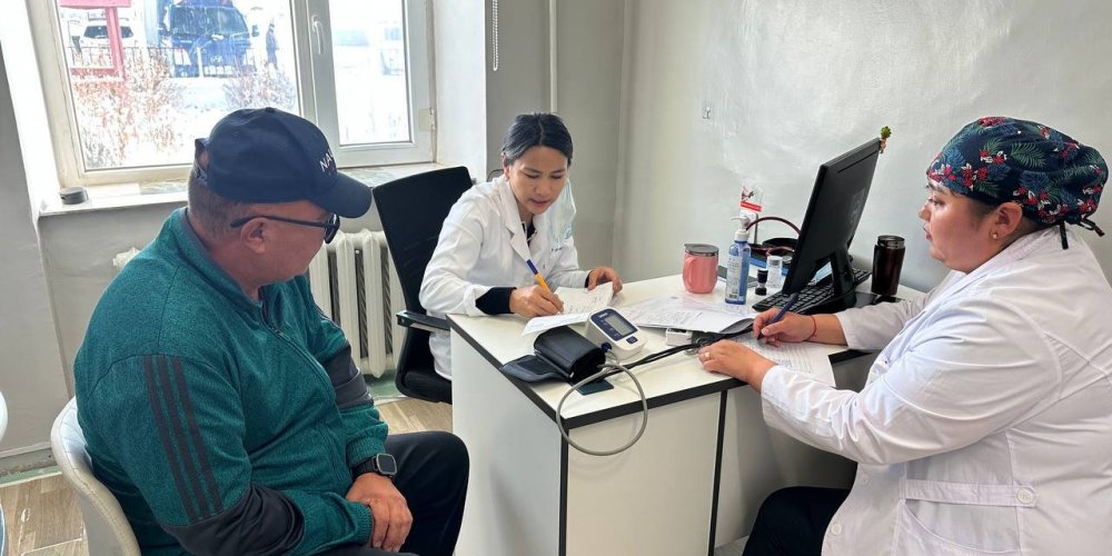 Урьдчилан сэргийлэх эрт илрүүлэх үзлэг, шинжилгээ, оношлогоо Жавхлант,Дулаанхаан тосгоны ЭМТ-үүд 2025.11.12-13 өдрүүдэд зохион байгууллаа.