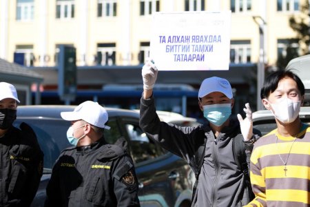 “Улаанбаатарт тавтай морил” арга хэмжээний үеэр сайн дурын ажилтнууд хөтчөөр ажиллалаа