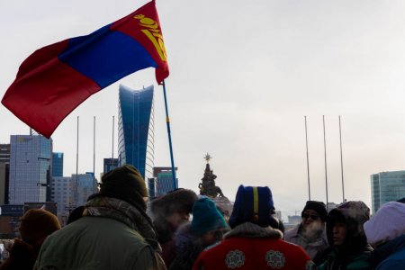 Согтууруулах ундааны зүйл хэрэглэсэн иргэн өөрийгөө шатаахыг завджээ