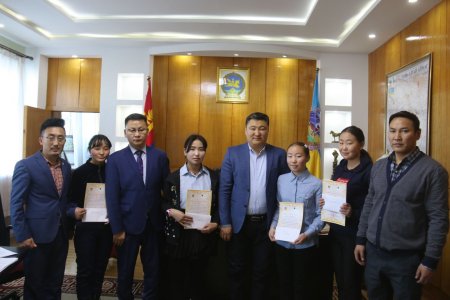 “АВЛИГА БА ХҮНИЙ ЭРХ” СЭДЭВТ ЭССЭ НИЙТЛЭЛИЙН УРАЛДААНЫГ ЗОХИОН БАЙГУУЛЛАА