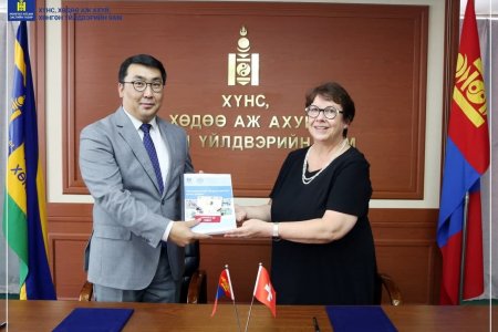 The Swiss Cooperation in Mongolia handed over the results of achivements and documents of the Green Gold and Animal Health project which implemented during 17 years to the Ministry of Food, Agriculture and Light Industry.