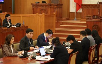 2021 оны 06 дугаар сарын 24-ний өдөр Улсын Их Хуралд өргөн мэдүүлсэн Боловсролын багц хуулийн төслийн хэлэлцүүлэг үргэлжилж байна.