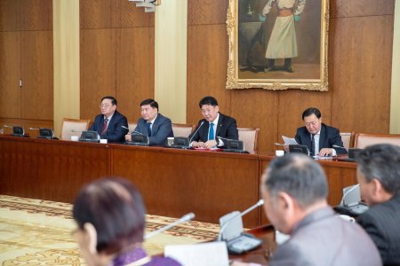Ерөнхий сайд У.Хүрэлсүх ахмадуудын төлөөллийг хүлээн авч уулзав