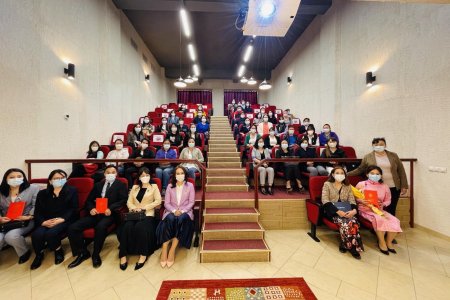 УИХ-ын гишүүн Ц.Мөнхцэцэг дүүргийнхээ ЕБС-иудад сургалтын цахим систем нэвтрүүлжээ