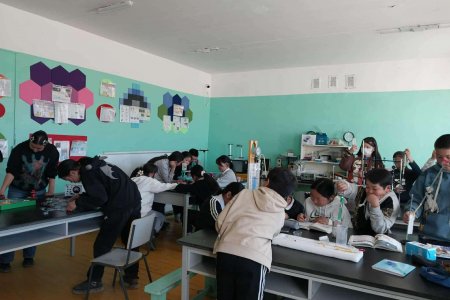Физикийн ухааны кабинетийг байгууллаа