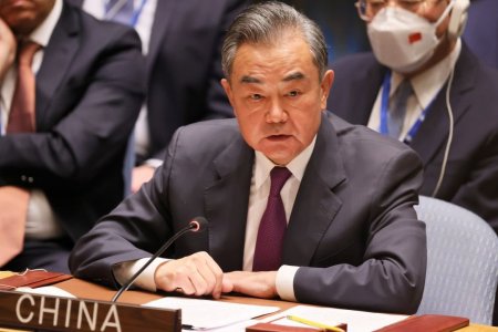 Ши Жиньпиний зөвлөх Ван И ОХУ-д айлчилна