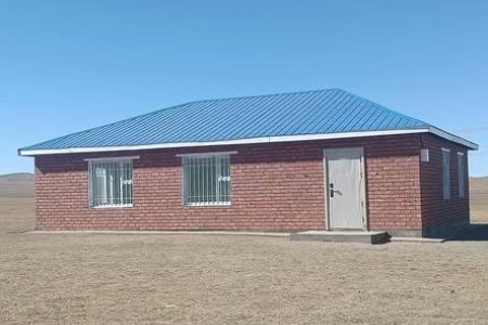 1 ДҮГЭЭР БАГИЙН ТӨВИЙН БАРИЛГЫГ ХҮЛЭЭН АВЛАА. 