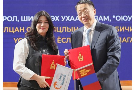 ӨМНӨГОВЬ АЙМАГ ДАХЬ ШУТИС-ИЙН ТЭЗҮ БОЛОВСРУУЛАХАД ОЮУТОЛГОЙ КОМПАНИ ДЭМЖЛЭГ ҮЗҮҮЛНЭ