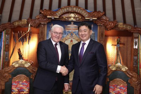 Монгол Улсын Ерөнхийлөгч У.Хүрэлсүх, ХБНГУ-ын Ерөнхийлөгч Ф.В.Штайнмайэр нар албан ёсны уулзалт хийвМонгол Улсын Ерөнхийлөгч Ухнаагийн Хүрэлсүхийн урилгаар ХБНГУ-ын Ерөнхийлөгч Франк-Вальтер Штайнмайэр Монгол Улсад 2024 оны 02 дугаар сарын 7-8-ны өдрүүдэд