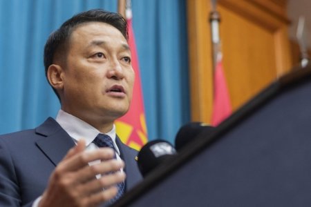 Д.Амарбаясгалан: Дарга гэх эрх ямба, тусгай хангамж шаардаж ирсэн тогтолцоог хална