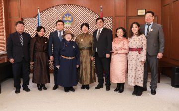 Боловсрол, шинжлэх ухааны салбарынхан төрийн дээд шагнал хүртлээ