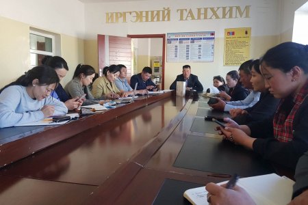 ЭЭЛЖИТ XIII ДУГААР ХУРАЛДААН БОЛНО.
