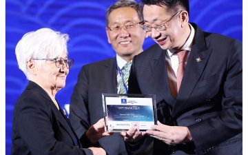 “ЭРДЭМ ШИНЖИЛГЭЭНИЙ ШИЛДЭГ БҮТЭЭЛ”, “ЗАЛУУ СУДЛААЧДЫН ГРАНТ”-ЫН ЭЗЭД ТОДОРЛОО