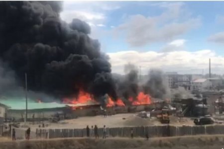 Гал түймрийг унтраахаар ажиллаж байна