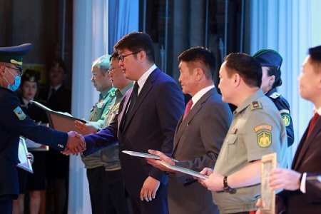 Хил хамгаалах байгууллагын 101 алба хаагчид орон сууцны батламж гардууллаа