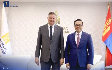 Эдийн засаг, хөгжлийн яамны Төрийн нарийн бичгийн дарга И.Батхүү Данийн Хаант Улсаас Монгол Улсад хавсран суух Онц бөгөөд Бүрэн эрхт Элчин сайд Майкл Старбэк Кристэнсэнийг хүлээн авч уулзлаа