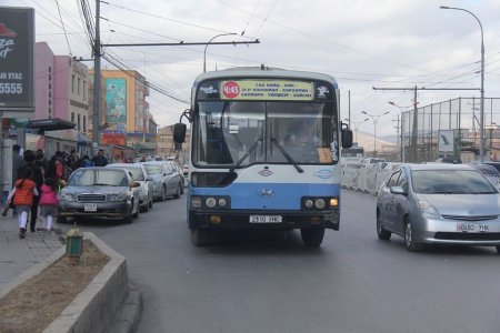  Нэгдүгээр эгнээгээр зорчдог, автобусны буудал дээр зогсдог жолооч нарт өнөөдрөөс хариуцлага тооцно 