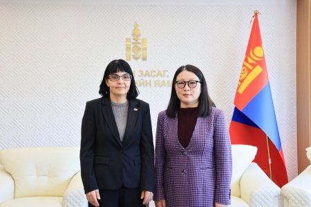 Дэд сайд С.Даваасүрэн Элчин сайд Борбала Анна Обрушанскиг хүлээн авч уулзлаа