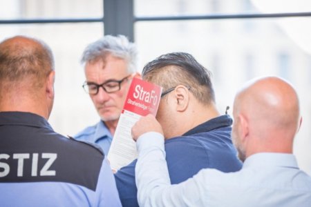Мансууруулах бодис тээвэрлэсэн Дипломатч Т.Мөнхбатад ял оноолоо