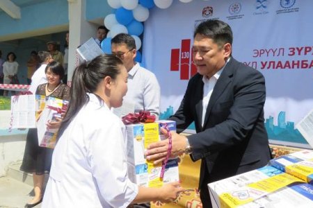 Сүхбаатар дүүргийн өрхийн эрүүл мэндийн төвүүдэд цусны даралт хэмжих аппарат өглөө