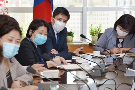 Эмийн үнийн хөнгөлөлт, хяналт, үйл ажиллагааны талаар уулзалт хийлээ