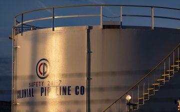 АНУ-ын дамжуулах хоолойн компани цахим халдлагад өртсөнөөр зүүн мужуудад түлшний хомсдол үүсжээ