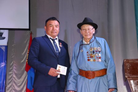 АВТОТЭЭВРИЙН 100 ЖИЛ, 34 ДҮГЭЭР БААЗЫН 50 ЖИЛИЙН ОЙН УУЛЗАЛТ, ӨДӨРЛӨГ ЗОХИОН БАЙГУУЛАГДЛАА. 