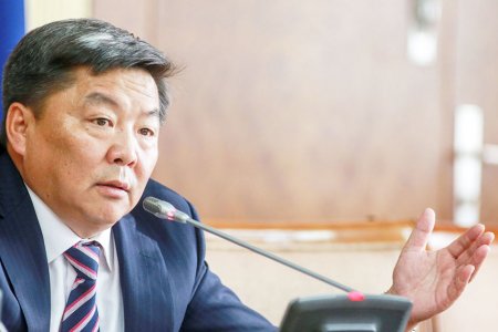 Д.Хаянхярваа тэргүүтэй 27 гишүүн Засгийн газрыг огцруулах саналаа өргөн барилаа