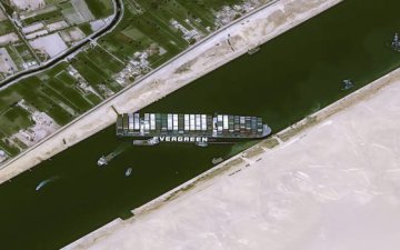 Суэцийн суваг зургаан хоног хаагдсаны улмаас дэлхийн худалдаанд 6-10 тэрбум ам.долларын хохирол учиржээ