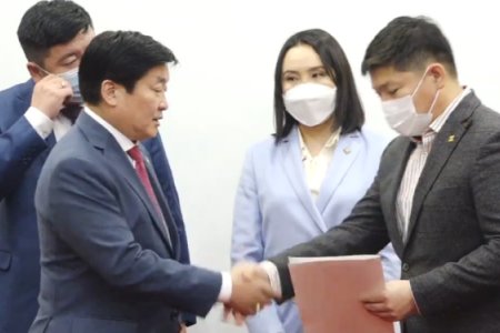 Б.Энх-Амгалан: ҮАБЗ-ийн гишүүд ямар зориулалттай их хэмжээний мөнгө оруулж ирсэнг шалгах ёстой