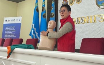 Зам тээврийн осолд өртсөн хүнд амилуулах суурь тусламж болон эмнэлэг хүртэлх гэмтлийн тусламж үзүүлэх чадавхийг олгох сургалт зохион байгуулагдаж байна. 