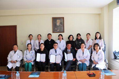 УЛСЫН ГУРАВДУГААР ТӨВ ЭМНЭЛЭГ ХАРВАЛТ, ШИГДЭЭСИЙН НЭГЖ БАЙГУУЛАХ ЧИГЛЭЛЭЭР ЗАРИМ ДҮҮРГИЙН ЭМНЭЛГҮҮДТЭЙ ХАМТРАН АЖИЛЛАНА