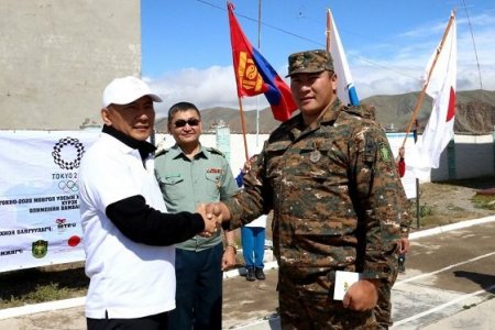 Триатлоны холбооныхон Токиогийн олимпийн бамбарыг аялуулж эхэллээ