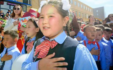 “Төрийн дууллаа хүндэтгэн дуулж, төрт ёсоо дээдэлье