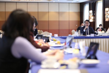 Education ministry officials hold meeting with female MPs