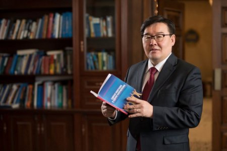 Г.Занданшатар: Өнөөдөр эх орныхоо бүрэн эрхт эзэн нь байгаагаараа омогших өдөр